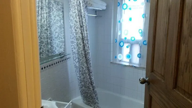 Toronto Little Italy Guest House